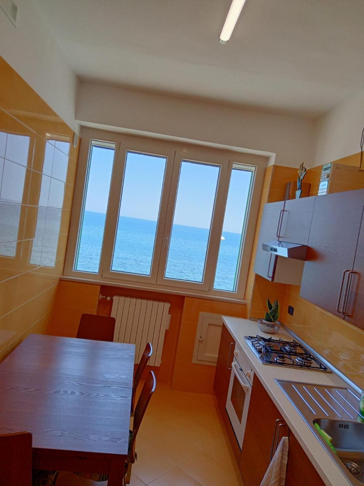 Seafront Holidays & Workstays Apartment Molfetta
