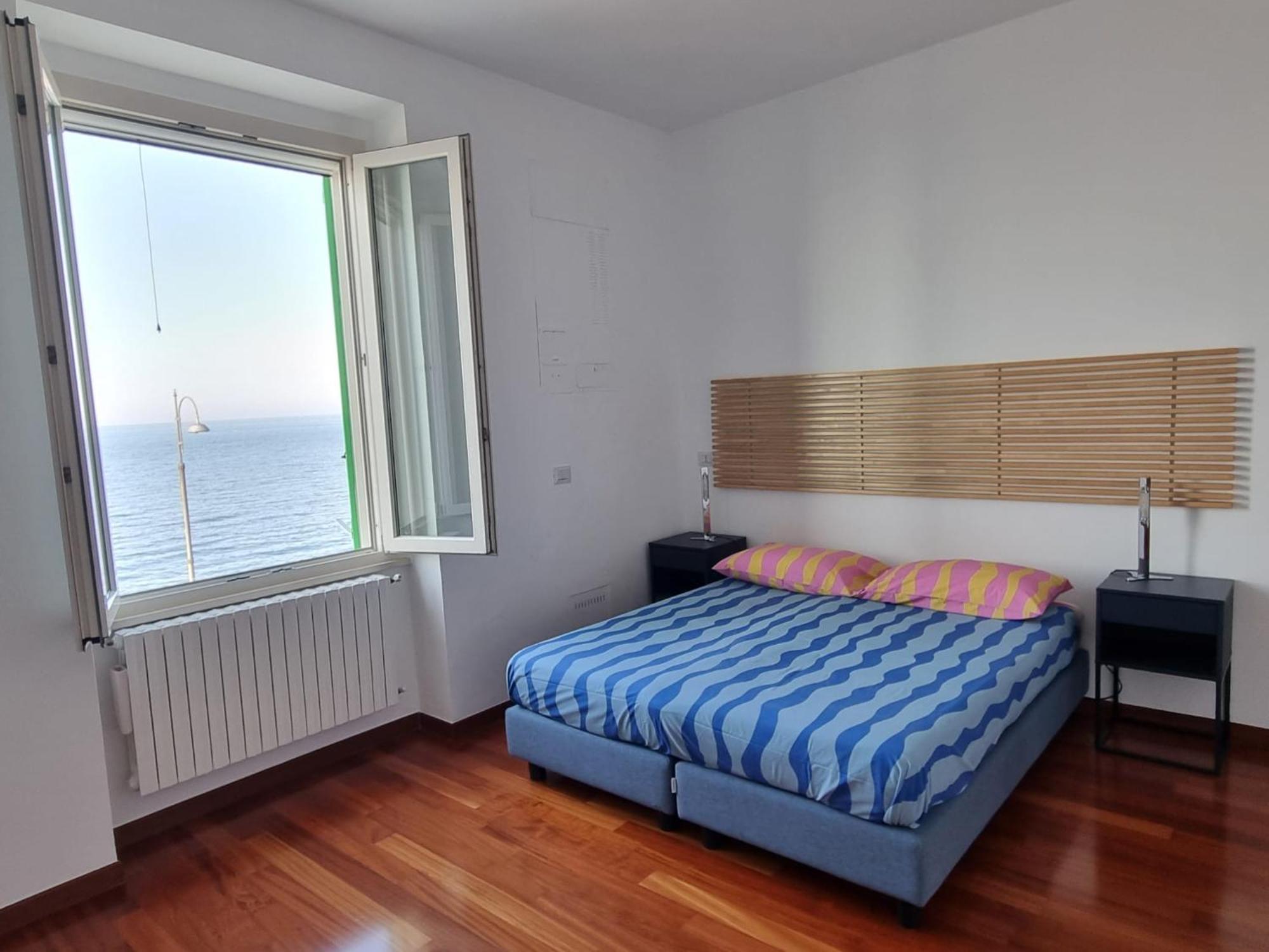 Apartment Seafront Holidays & Workstays
